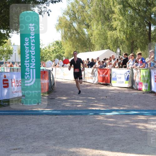 07.09.2025 - 19. Norderstedt Triathlon Zöllner http://msf.ph/oto/8778528 07.09.2025 12:30:18 Ziel 1357 meine-sportfotos.de