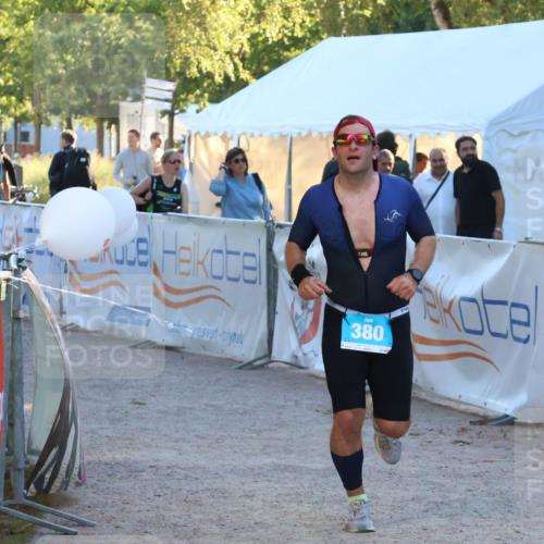 07.09.2025 - 19. Norderstedt Triathlon Zöllner http://msf.ph/oto/8778585 07.09.2025 17:23:49 Ziel 380 meine-sportfotos.de