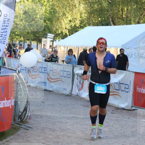 07.09.2025 - 19. Norderstedt Triathlon Zöllner http://msf.ph/oto/8778591 07.09.2025 17:23:49 Ziel 380 meine-sportfotos.de