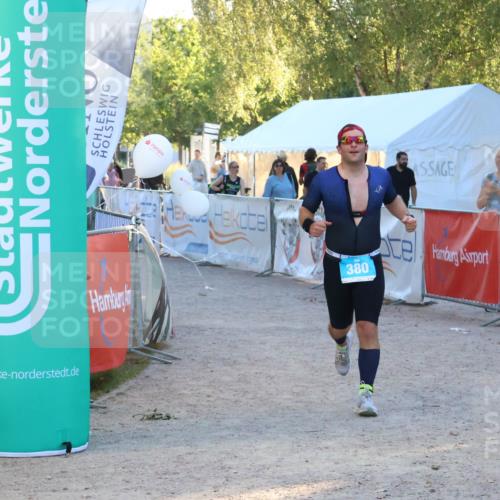 07.09.2025 - 19. Norderstedt Triathlon Zöllner http://msf.ph/oto/8778599 07.09.2025 17:23:50 Ziel 380 meine-sportfotos.de