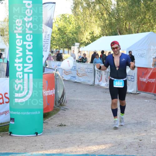 07.09.2025 - 19. Norderstedt Triathlon Zöllner http://msf.ph/oto/8778603 07.09.2025 17:23:50 Ziel 380 meine-sportfotos.de