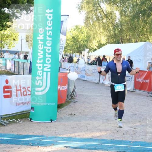 07.09.2025 - 19. Norderstedt Triathlon Zöllner http://msf.ph/oto/8778609 07.09.2025 17:23:50 Ziel 380 meine-sportfotos.de