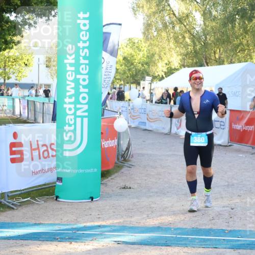 07.09.2025 - 19. Norderstedt Triathlon Zöllner http://msf.ph/oto/8778615 07.09.2025 17:23:51 Ziel 380 meine-sportfotos.de
