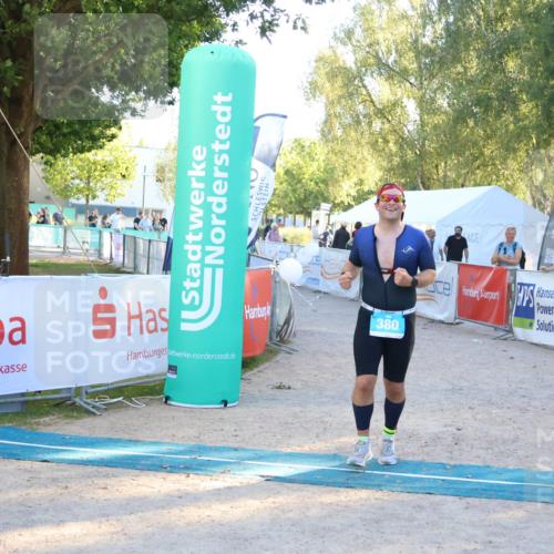 07.09.2025 - 19. Norderstedt Triathlon Zöllner http://msf.ph/oto/8778628 07.09.2025 17:23:51 Ziel 380 meine-sportfotos.de