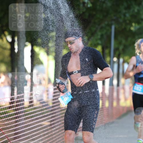 07.09.2025 - 19. Norderstedt Triathlon Michael Strokosch http://msf.ph/oto/8778696 07.09.2025 16:59:06 Laufen 401, 866, 1413 meine-sportfotos.de