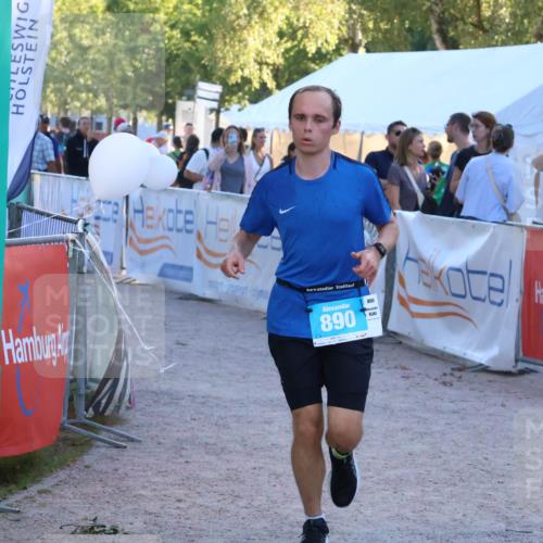 07.09.2025 - 19. Norderstedt Triathlon Zöllner http://msf.ph/oto/8778698 07.09.2025 17:24:35 Ziel 890 meine-sportfotos.de