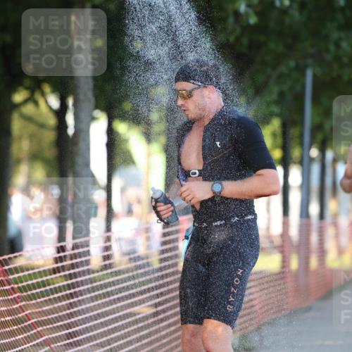 07.09.2025 - 19. Norderstedt Triathlon Michael Strokosch http://msf.ph/oto/8778700 07.09.2025 16:59:06 Laufen 401, 866, 1413 meine-sportfotos.de