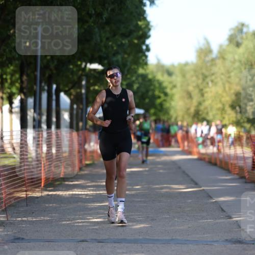07.09.2025 - 19. Norderstedt Triathlon Michael Strokosch http://msf.ph/oto/8778708 07.09.2025 15:55:34 Laufen 458, 1453 meine-sportfotos.de