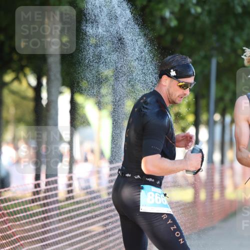 07.09.2025 - 19. Norderstedt Triathlon Michael Strokosch http://msf.ph/oto/8778709 07.09.2025 16:59:07 Laufen 401, 866, 1413 meine-sportfotos.de
