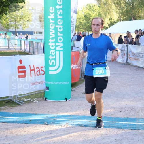 07.09.2025 - 19. Norderstedt Triathlon Zöllner http://msf.ph/oto/8778713 07.09.2025 17:24:36 Ziel 890 meine-sportfotos.de
