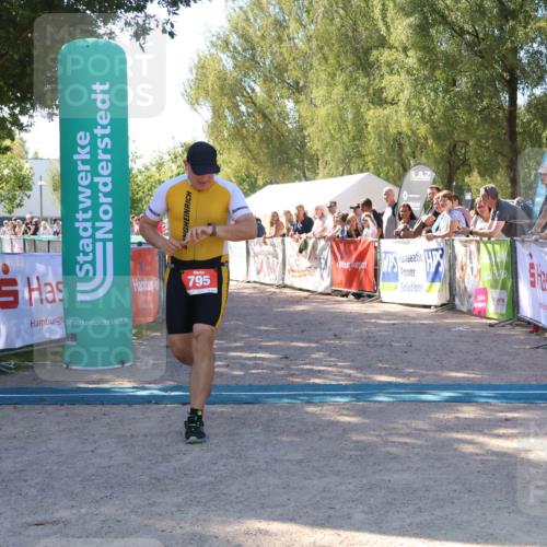 07.09.2025 - 19. Norderstedt Triathlon Zöllner http://msf.ph/oto/8778714 07.09.2025 12:32:20 Ziel 795 meine-sportfotos.de