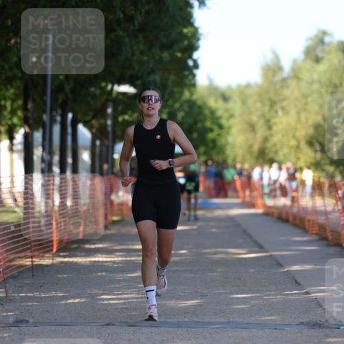07.09.2025 - 19. Norderstedt Triathlon Michael Strokosch http://msf.ph/oto/8778722 07.09.2025 15:55:34 Laufen 458, 1453 meine-sportfotos.de