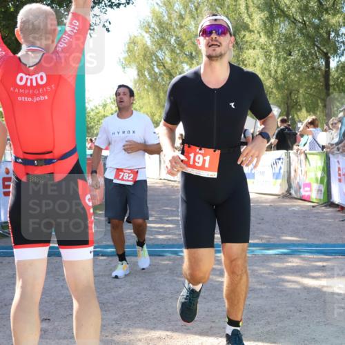 07.09.2025 - 19. Norderstedt Triathlon Zöllner http://msf.ph/oto/8778791 07.09.2025 12:33:47 Ziel 191, 782, 801, 815, 1265 meine-sportfotos.de