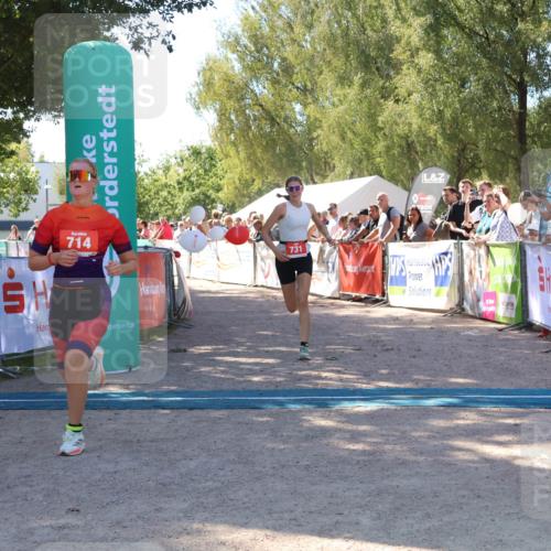07.09.2025 - 19. Norderstedt Triathlon Zöllner http://msf.ph/oto/8778875 07.09.2025 12:33:59 Ziel 714, 731 meine-sportfotos.de