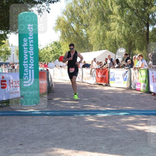 07.09.2025 - 19. Norderstedt Triathlon Zöllner http://msf.ph/oto/8778913 07.09.2025 12:34:19 Ziel 1225 meine-sportfotos.de