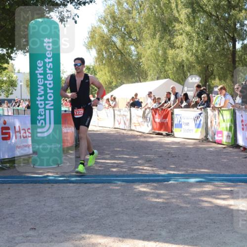 07.09.2025 - 19. Norderstedt Triathlon Zöllner http://msf.ph/oto/8778919 07.09.2025 12:34:20 Ziel 1225 meine-sportfotos.de