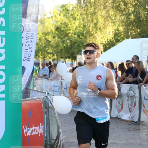 07.09.2025 - 19. Norderstedt Triathlon Zöllner http://msf.ph/oto/8778922 07.09.2025 17:28:23 Ziel 378 meine-sportfotos.de