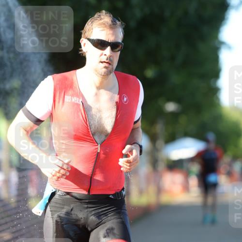 07.09.2025 - 19. Norderstedt Triathlon Michael Strokosch http://msf.ph/oto/8778936 07.09.2025 17:00:03 Laufen 412, 894, 1101, 1106, 1423, 1464 meine-sportfotos.de