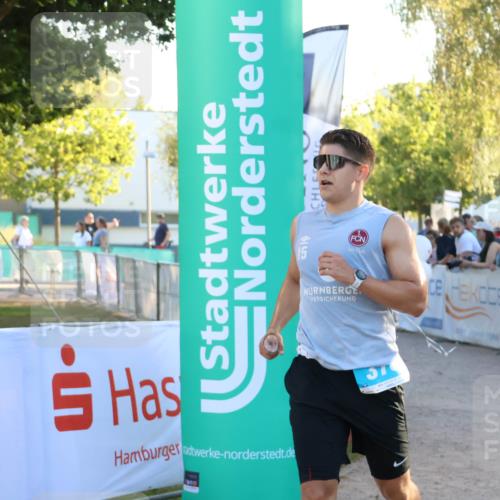 07.09.2025 - 19. Norderstedt Triathlon Zöllner http://msf.ph/oto/8778939 07.09.2025 17:28:24 Ziel 378 meine-sportfotos.de