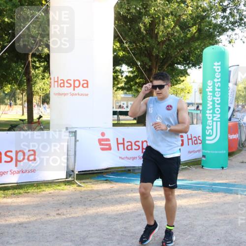 07.09.2025 - 19. Norderstedt Triathlon Zöllner http://msf.ph/oto/8778959 07.09.2025 17:28:25 Ziel 378 meine-sportfotos.de