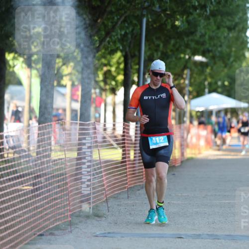 07.09.2025 - 19. Norderstedt Triathlon Michael Strokosch http://msf.ph/oto/8778964 07.09.2025 17:00:08 Laufen 412, 1423, 1464 meine-sportfotos.de