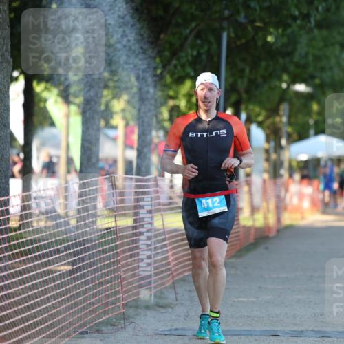 07.09.2025 - 19. Norderstedt Triathlon Michael Strokosch http://msf.ph/oto/8778973 07.09.2025 17:00:09 Laufen 412, 1423, 1464 meine-sportfotos.de