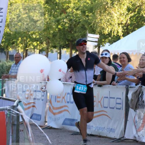 07.09.2025 - 19. Norderstedt Triathlon Zöllner http://msf.ph/oto/8778985 07.09.2025 17:28:48 Ziel 1412 meine-sportfotos.de