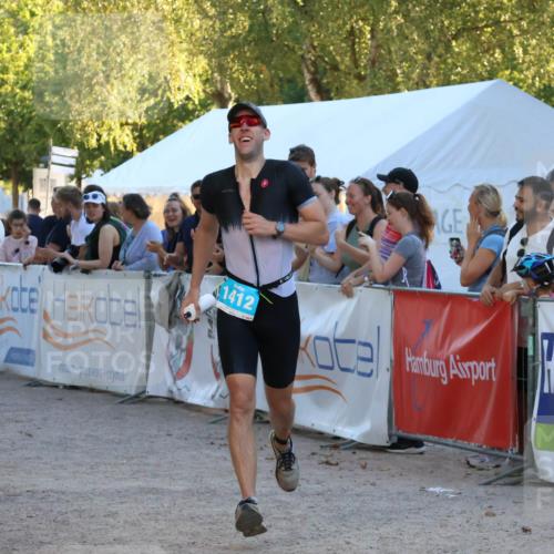 07.09.2025 - 19. Norderstedt Triathlon Zöllner http://msf.ph/oto/8779025 07.09.2025 17:28:50 Ziel 1412 meine-sportfotos.de