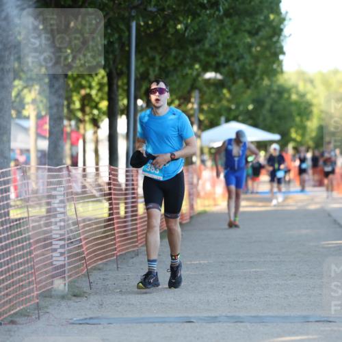 07.09.2025 - 19. Norderstedt Triathlon Michael Strokosch http://msf.ph/oto/8779035 07.09.2025 17:00:30 Laufen 383 meine-sportfotos.de