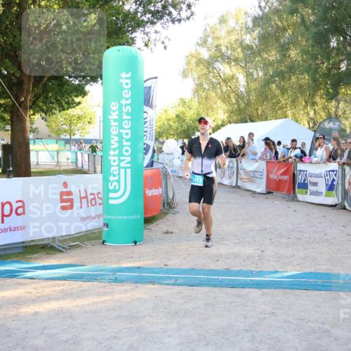07.09.2025 - 19. Norderstedt Triathlon Zöllner http://msf.ph/oto/8779042 07.09.2025 17:28:52 Ziel 1412 meine-sportfotos.de