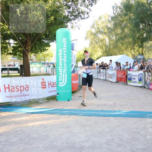 07.09.2025 - 19. Norderstedt Triathlon Zöllner http://msf.ph/oto/8779045 07.09.2025 17:28:52 Ziel 1412 meine-sportfotos.de