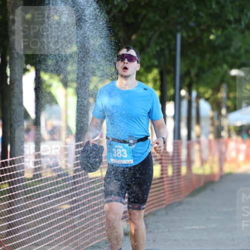 07.09.2025 - 19. Norderstedt Triathlon Michael Strokosch http://msf.ph/oto/8779059 07.09.2025 17:00:32 Laufen 383, 1449 meine-sportfotos.de