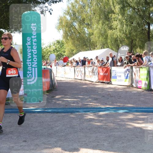 07.09.2025 - 19. Norderstedt Triathlon Zöllner http://msf.ph/oto/8779062 07.09.2025 12:35:56 Ziel 845 meine-sportfotos.de