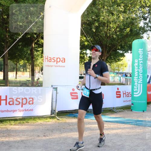 07.09.2025 - 19. Norderstedt Triathlon Zöllner http://msf.ph/oto/8779080 07.09.2025 17:28:54 Ziel 1412 meine-sportfotos.de