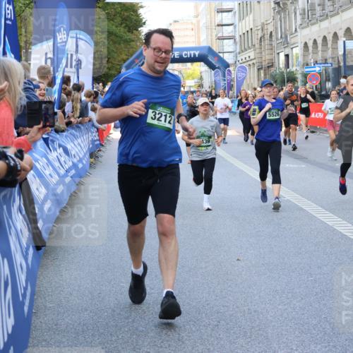 07.09.2025 - BARMER Alsterlauf Strokosch-Dieckow http://msf.ph/oto/8779083 07.09.2025 10:06:39 Ziel 2260, 2668, 2806, 2994, 3391, 3729, 3730, 3739, 3807, 3998, 4089, 4090, 4153, 4263, 4466, 4503, 4711, 4934, 5113, 5198, 5200, 5333, 5361, 5364, 5365, 5510, 5833, 6057, 6063, 6268, 6278, 8157, 8348 meine-sportfotos.de