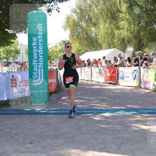 07.09.2025 - 19. Norderstedt Triathlon Zöllner http://msf.ph/oto/8779097 07.09.2025 12:36:37 Ziel 1258, 1319 meine-sportfotos.de