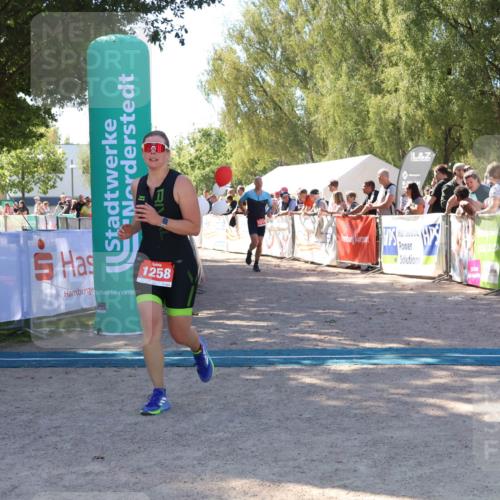 07.09.2025 - 19. Norderstedt Triathlon Zöllner http://msf.ph/oto/8779103 07.09.2025 12:36:38 Ziel 1258, 1319 meine-sportfotos.de