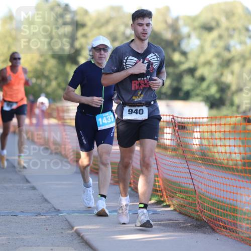 07.09.2025 - 19. Norderstedt Triathlon Michael Strokosch http://msf.ph/oto/8779110 07.09.2025 17:00:46 Laufen 889, 933, 940, 1437 meine-sportfotos.de