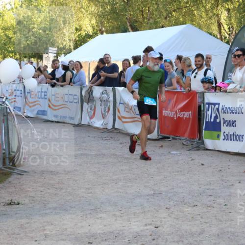07.09.2025 - 19. Norderstedt Triathlon Zöllner http://msf.ph/oto/8779112 07.09.2025 17:29:02 Ziel 421 meine-sportfotos.de
