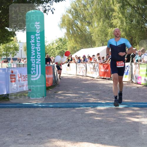 07.09.2025 - 19. Norderstedt Triathlon Zöllner http://msf.ph/oto/8779133 07.09.2025 12:36:42 Ziel 860, 1258, 1267, 1319 meine-sportfotos.de