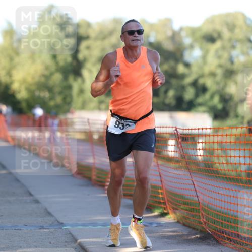 07.09.2025 - 19. Norderstedt Triathlon Michael Strokosch http://msf.ph/oto/8779135 07.09.2025 17:00:49 Laufen 889, 933, 940, 1437 meine-sportfotos.de