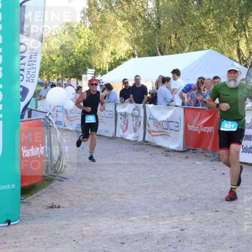07.09.2025 - 19. Norderstedt Triathlon Zöllner http://msf.ph/oto/8779160 07.09.2025 17:29:06 Ziel 421, 886 meine-sportfotos.de