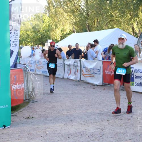 07.09.2025 - 19. Norderstedt Triathlon Zöllner http://msf.ph/oto/8779167 07.09.2025 17:29:06 Ziel 421, 886 meine-sportfotos.de