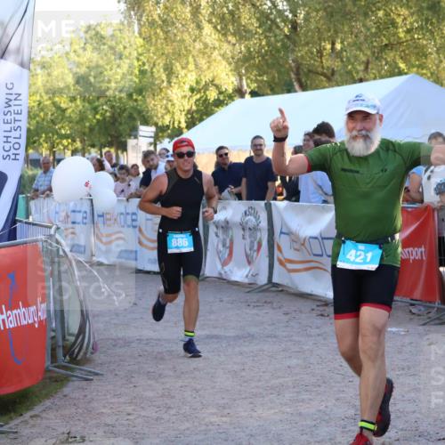07.09.2025 - 19. Norderstedt Triathlon Zöllner http://msf.ph/oto/8779172 07.09.2025 17:29:06 Ziel 421, 886 meine-sportfotos.de