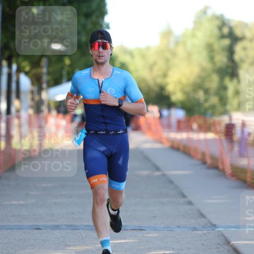 07.09.2025 - 19. Norderstedt Triathlon Michael Strokosch http://msf.ph/oto/8779176 07.09.2025 17:00:56 Laufen 883, 889, 918 meine-sportfotos.de