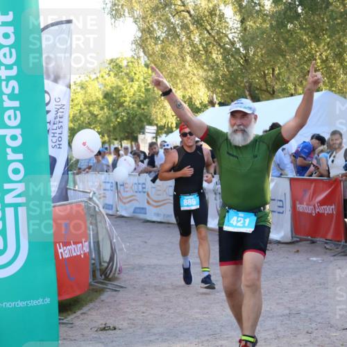 07.09.2025 - 19. Norderstedt Triathlon Zöllner http://msf.ph/oto/8779179 07.09.2025 17:29:07 Ziel 421, 886 meine-sportfotos.de