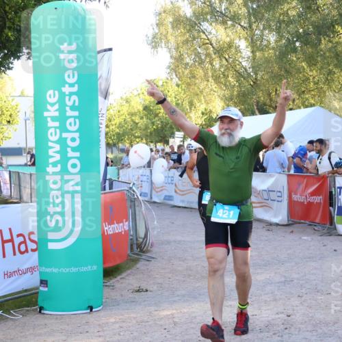 07.09.2025 - 19. Norderstedt Triathlon Zöllner http://msf.ph/oto/8779185 07.09.2025 17:29:07 Ziel 421, 886 meine-sportfotos.de