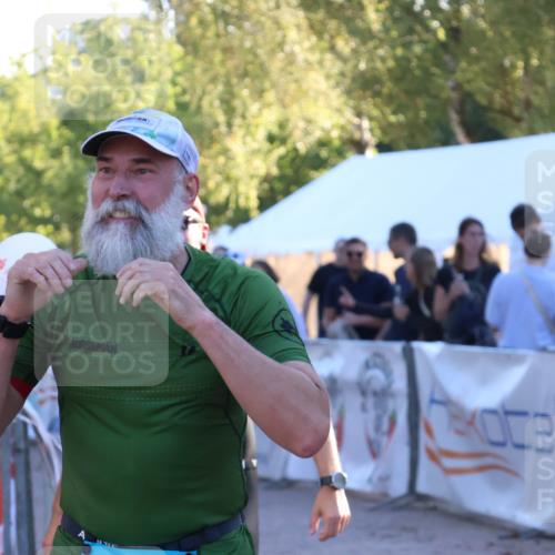 07.09.2025 - 19. Norderstedt Triathlon Zöllner http://msf.ph/oto/8779197 07.09.2025 17:29:08 Ziel 421, 886 meine-sportfotos.de