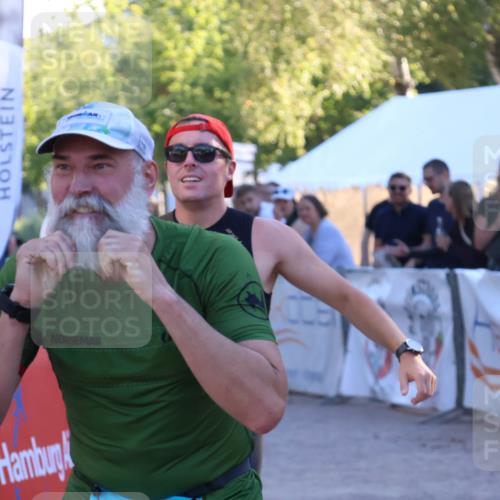 07.09.2025 - 19. Norderstedt Triathlon Zöllner http://msf.ph/oto/8779203 07.09.2025 17:29:09 Ziel 421, 886 meine-sportfotos.de