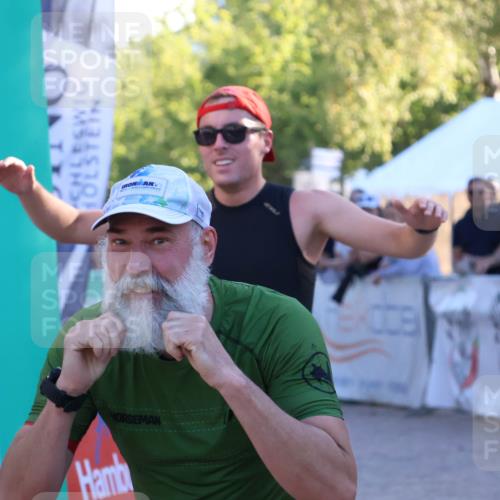 07.09.2025 - 19. Norderstedt Triathlon Zöllner http://msf.ph/oto/8779205 07.09.2025 17:29:09 Ziel 421, 886 meine-sportfotos.de